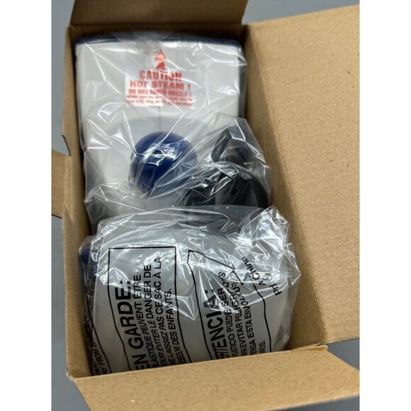 Emerson Portable Wrinkle-Free Steamer 4-Piece Set Snap-On Lint Remover READ NEW - Picture 9 of 9